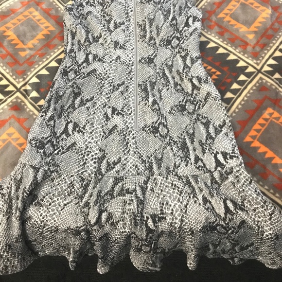 Ann Taylor - Picture 3 of 5